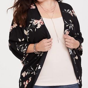 BLACK FLORAL 3/4 SLEEVE CHALLIS KIMONO